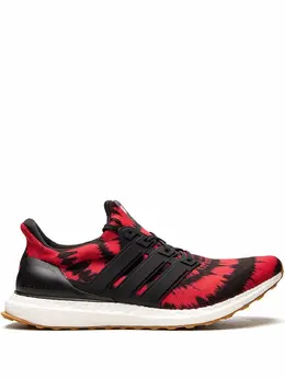 adidas: Красные кроссовки  UltraBoost