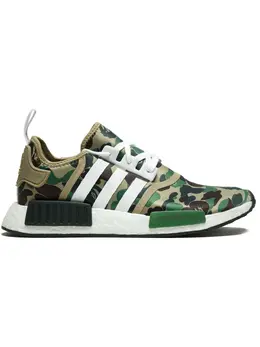 adidas: Белые кроссовки  NMD_R1