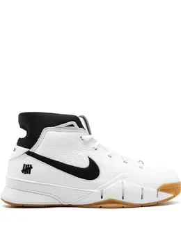 Nike: Белые кроссовки  Kobe 1 Protro
