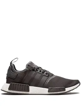 adidas: Чёрные кроссовки  NMD_R1