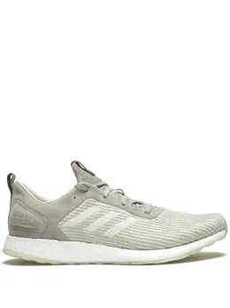adidas: Белые кроссовки  PureBoost