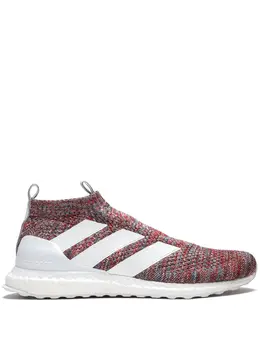 adidas: Красные кроссовки  UltraBoost