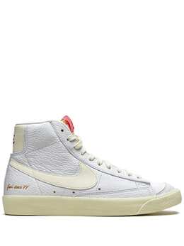 Nike: Белые кроссовки  Blazer Mid 77 Vintage