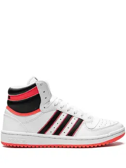 adidas: Белый топ 