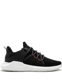 Adidas: Светоотражающие кроссовки  Equipment