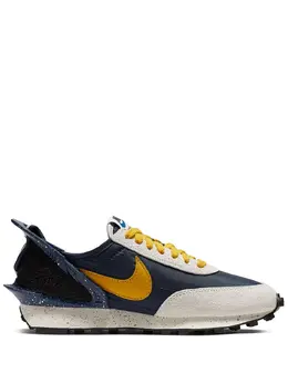 Nike: Бежевые кроссовки  Daybreak