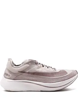 Nike: Бежевые кроссовки  Zoom Fly SP