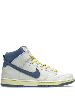 Nike: Красные кроссовки  SB Dunk High Pro