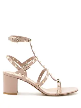 Valentino Garavani: Розовые сандалии 