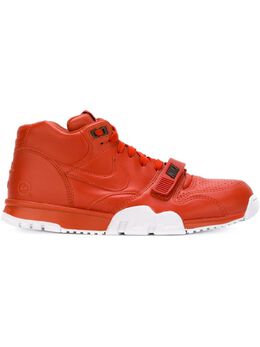 Nike: Яркие кроссовки  Air