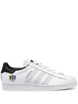 adidas: Белые кроссовки  Superstar