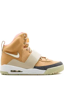 Nike: Кроссовки  Air Yeezy