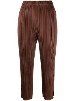Pleats Please Issey Miyake: Коричневые брюки 