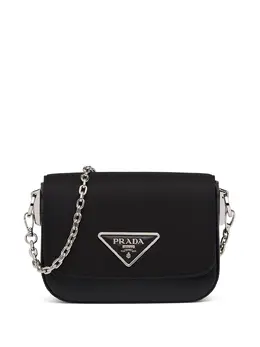 Prada: Чёрная сумка 
