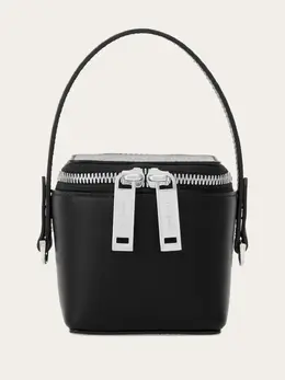 Ferragamo: Чёрная сумка 