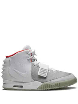 Nike: Белые кроссовки  Air Yeezy 2 NRG