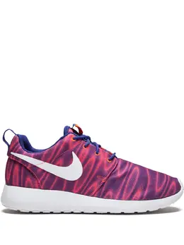 Nike: Фиолетовые кроссовки  Roshe One