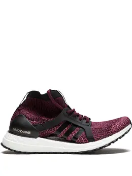adidas: Бордовые кроссовки  UltraBoost