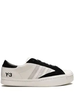 adidas: Белые кроссовки 