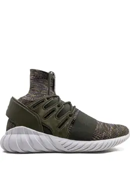 adidas: Зелёные кроссовки  Tubular Doom Primeknit