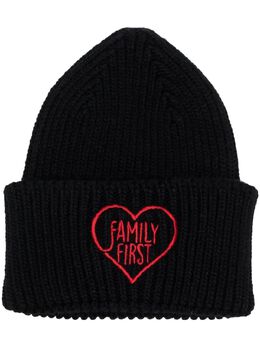 Family First: Шапка 