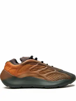 adidas Yeezy: Коричневые кроссовки 