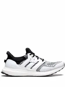 adidas: Чёрные кроссовки  UltraBoost