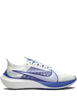 Nike: Белые кроссовки  Zoom Gravity