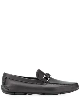 Salvatore Ferragamo: Тёмные туфли  Gancini
