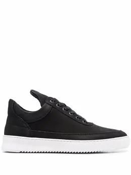 Filling Pieces: Чёрные кроссовки 