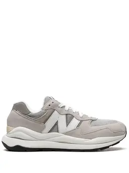 New Balance: Белые кроссовки  57/40