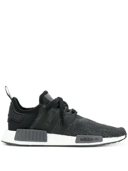 adidas: Чёрные кроссовки  NMD_R1
