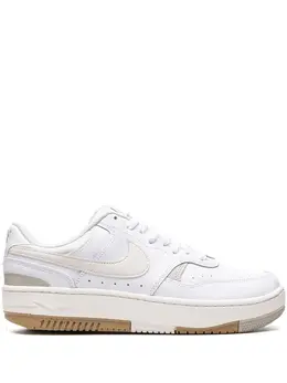 Nike: Белые кроссовки 