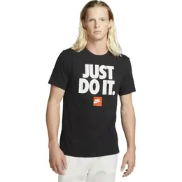 NIKE: Чёрная футболка  NSW