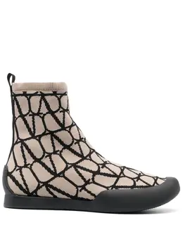 Valentino Garavani: Бежевые кроссовки 