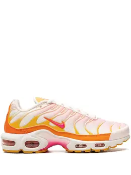 Nike: Оранжевые кроссовки  Air Max Plus