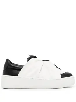 Ports 1961: Чёрные мокасины 