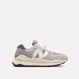 New Balance: Серые кроссовки  5740