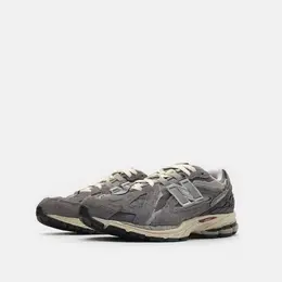 New Balance: Серые кроссовки 