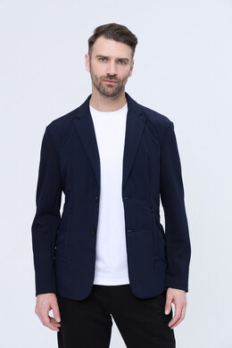 Emporio Armani: Тёмные пиджаки 