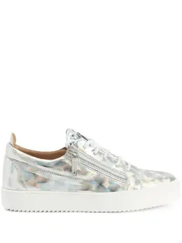 Giuseppe Zanotti: Серебристые кроссовки  Frankie