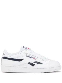 Reebok: Белые кроссовки  Club C Revenge