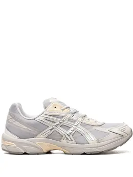 ASICS: Серебристые кроссовки  Gel-1130