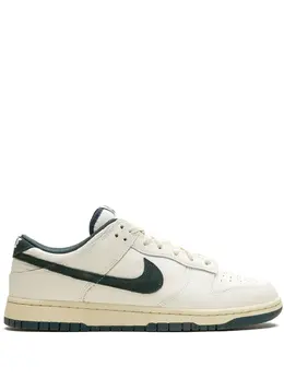 Nike: Белые кроссовки  Dunk Low