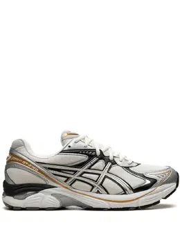 ASICS: Белые кроссовки 