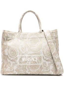 Versace: Бежевая сумка-шоппер  Barocco