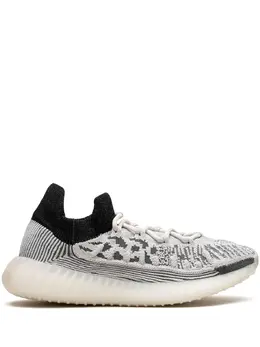 adidas Yeezy: Белые кроссовки 