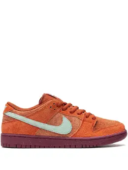 Nike: Оранжевые кроссовки  SB Dunk Low Pro