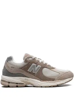 New Balance: Бежевые кроссовки  2002R