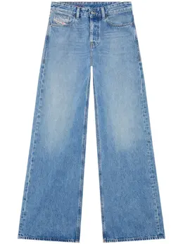 Diesel: Прямые джинсы 